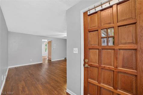 309 Hafely Drive Lorain OH 44052