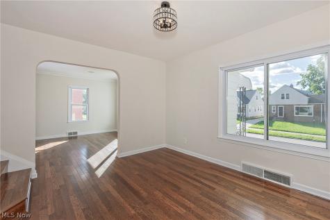 6910 Farnsworth Drive Parma OH 44129