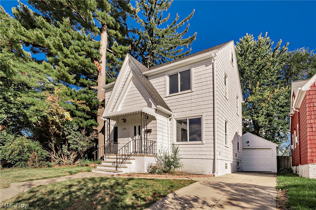 6910 Farnsworth Drive Parma OH 44129