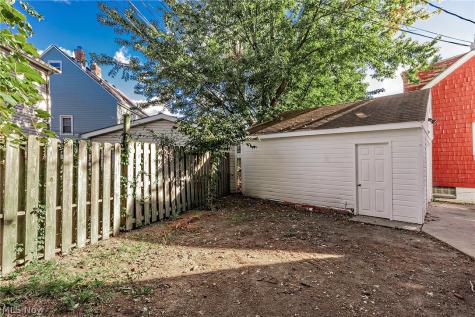 6910 Farnsworth Drive Parma OH 44129