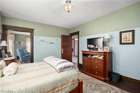 1032 W 4th Street Lorain OH 44052