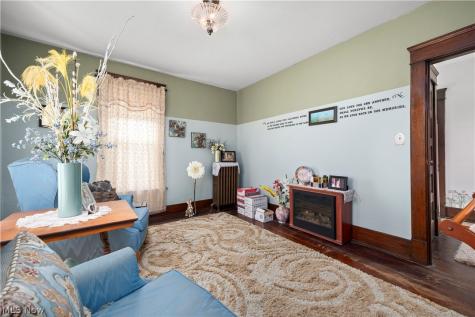 1032 W 4th Street Lorain OH 44052