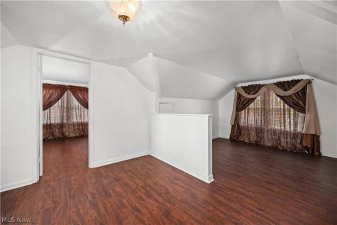 1032 W 4th Street Lorain OH 44052