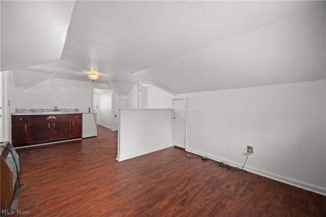 1032 W 4th Street Lorain OH 44052