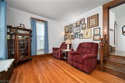 1032 W 4th Street Lorain OH 44052