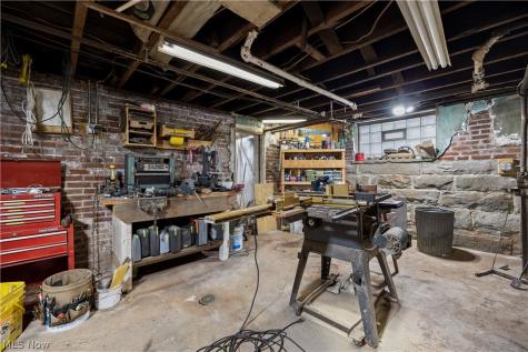 1032 W 4th Street Lorain OH 44052