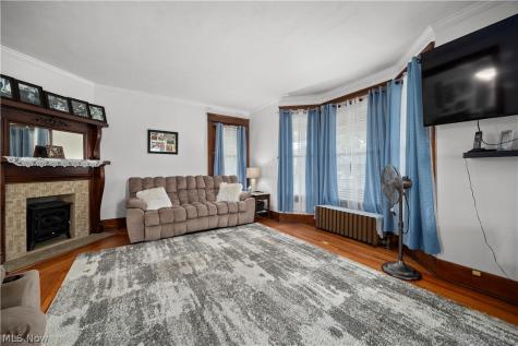 1032 W 4th Street Lorain OH 44052