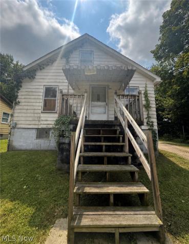 472 Taft Avenue Barberton OH 44203