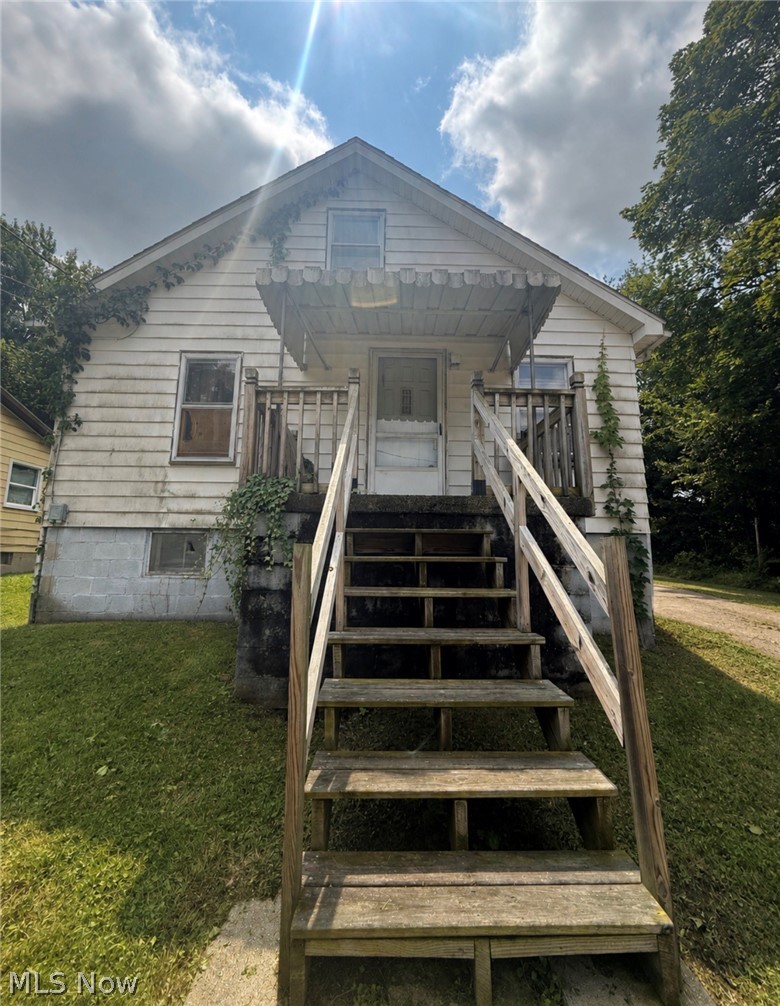 472 Taft Avenue Barberton OH 44203