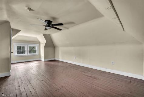 9013 Kempton Avenue Cleveland OH 44108