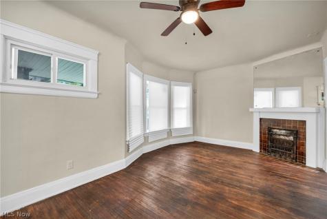 9013 Kempton Avenue Cleveland OH 44108