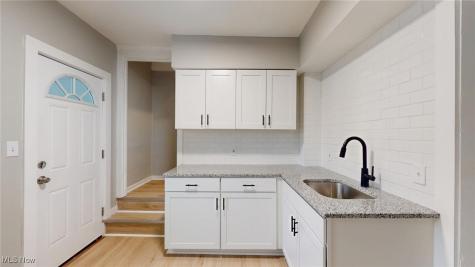 4357 W 52nd Street Cleveland OH 44144