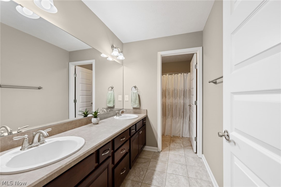 6638 Hidden Woods Trail Mayfield OH 44143