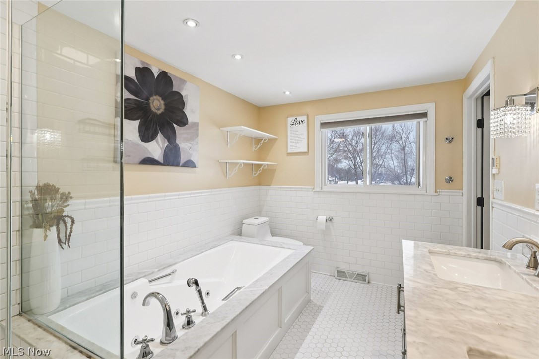 5560 Elm Hill Drive Solon OH 44139