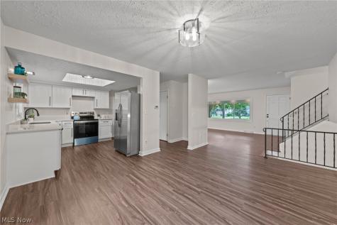 42650 Adelbert Street Elyria OH 44035