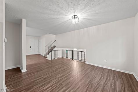 42650 Adelbert Street Elyria OH 44035