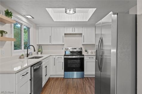 42650 Adelbert Street Elyria OH 44035