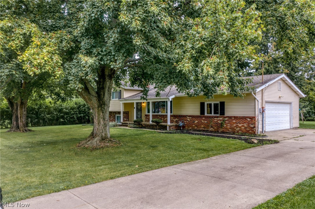 42650 Adelbert Street Elyria OH 44035