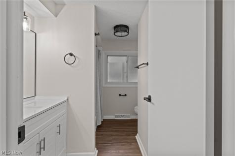 42650 Adelbert Street Elyria OH 44035