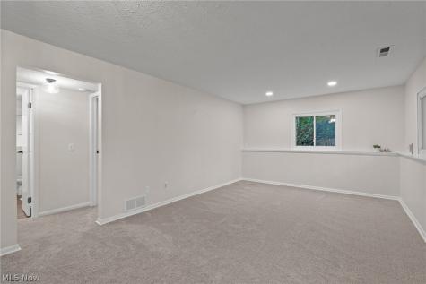 42650 Adelbert Street Elyria OH 44035