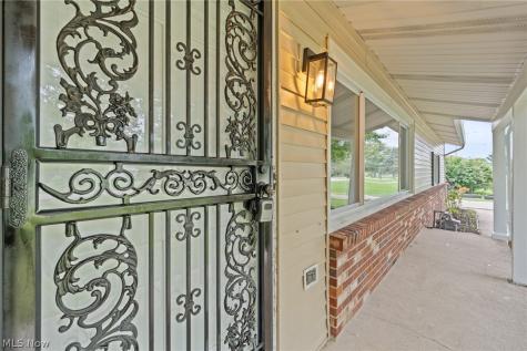 42650 Adelbert Street Elyria OH 44035