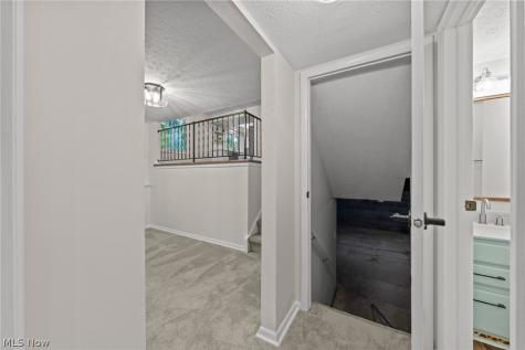42650 Adelbert Street Elyria OH 44035