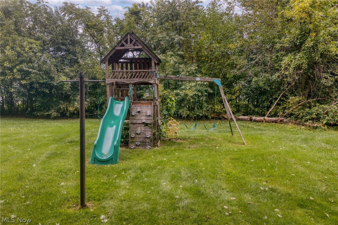 42650 Adelbert Street Elyria OH 44035