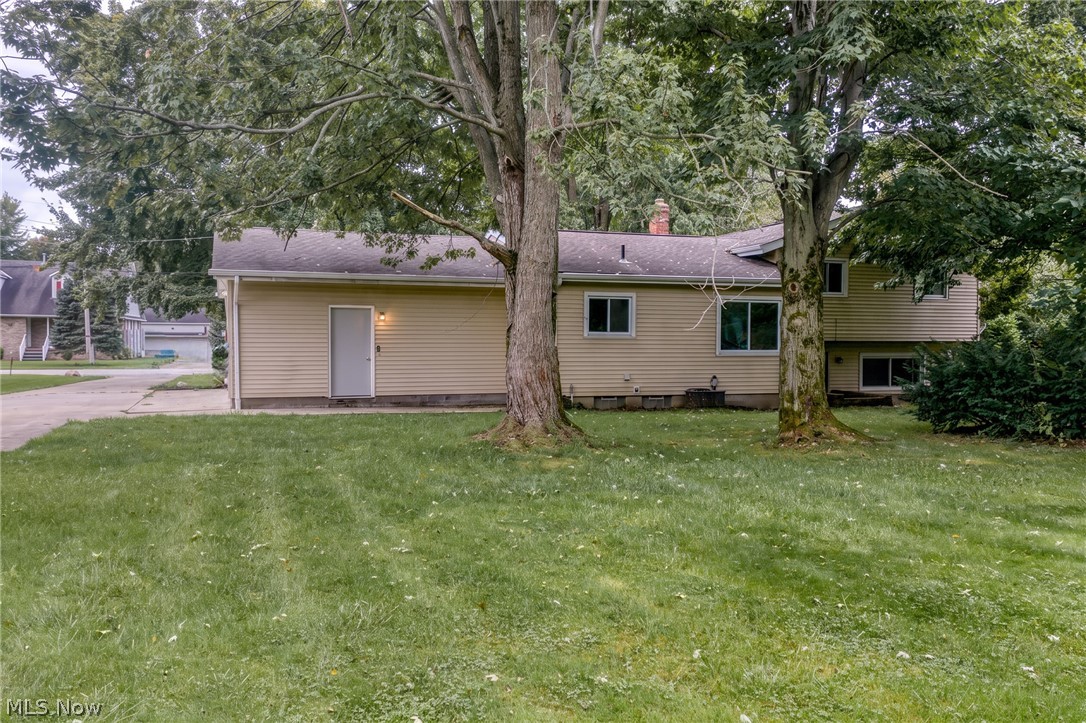 42650 Adelbert Street Elyria OH 44035