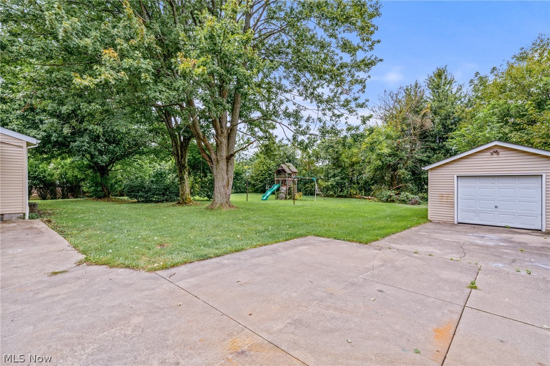 42650 Adelbert Street Elyria OH 44035