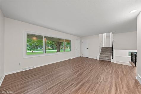 42650 Adelbert Street Elyria OH 44035