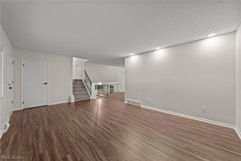 42650 Adelbert Street Elyria OH 44035