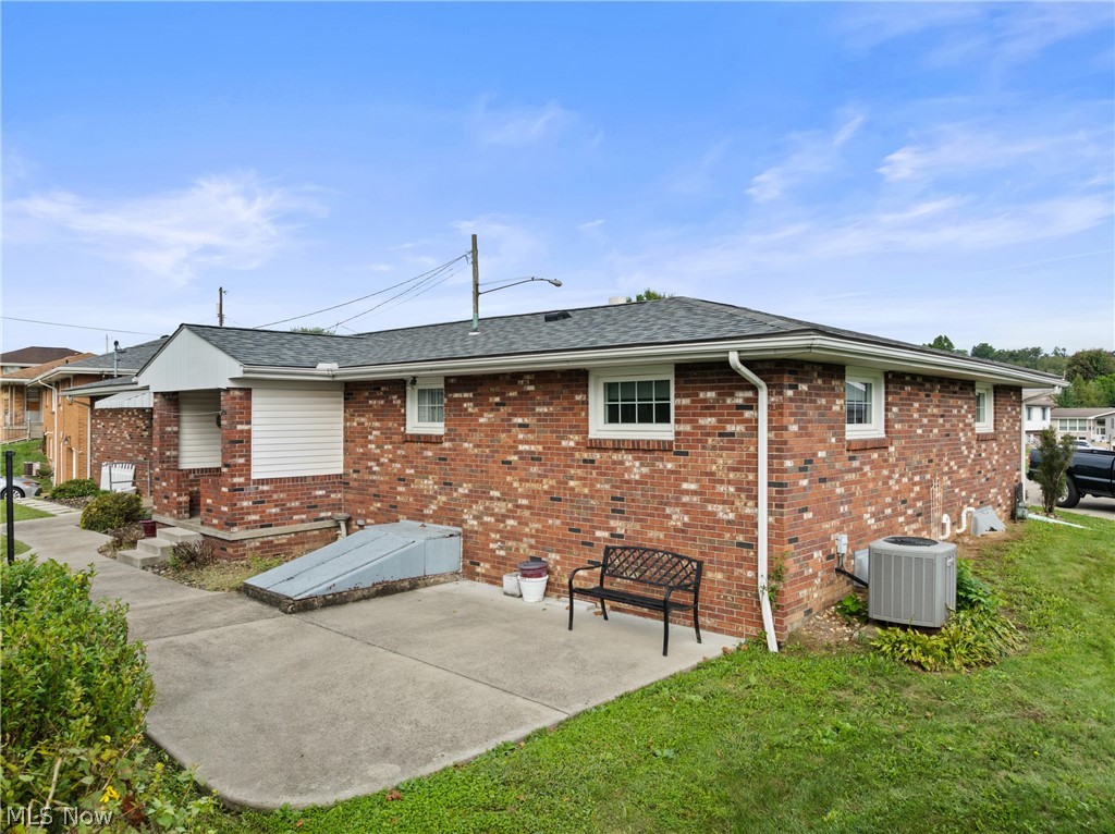 112 Benita Drive Mingo Junction OH 43938