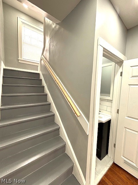 15703 Hazel Road East Cleveland OH 44112