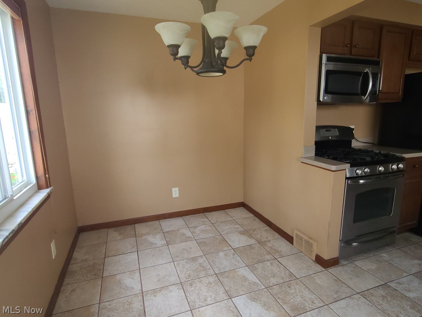 191 Inwood Boulevard Avon Lake OH 44012