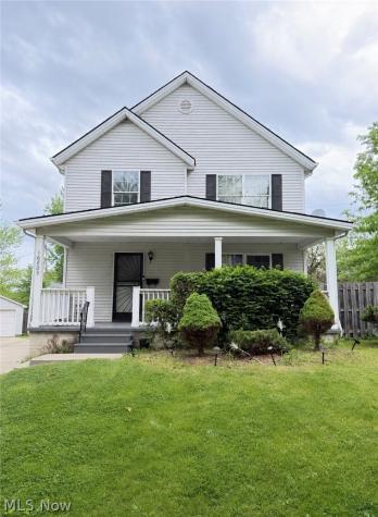 16809 Langly Avenue Cleveland OH 44128