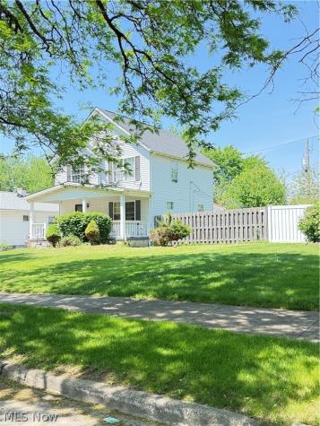 16809 Langly Avenue Cleveland OH 44128