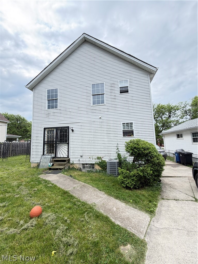 16809 Langly Avenue Cleveland OH 44128