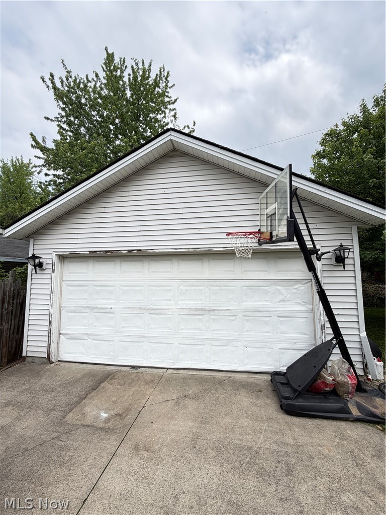 16809 Langly Avenue Cleveland OH 44128