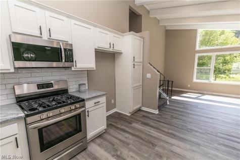 1291 Winhurst Drive Akron OH 44313