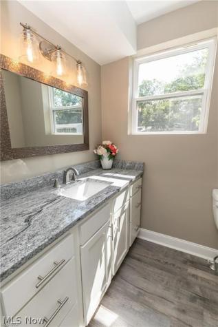 1291 Winhurst Drive Akron OH 44313