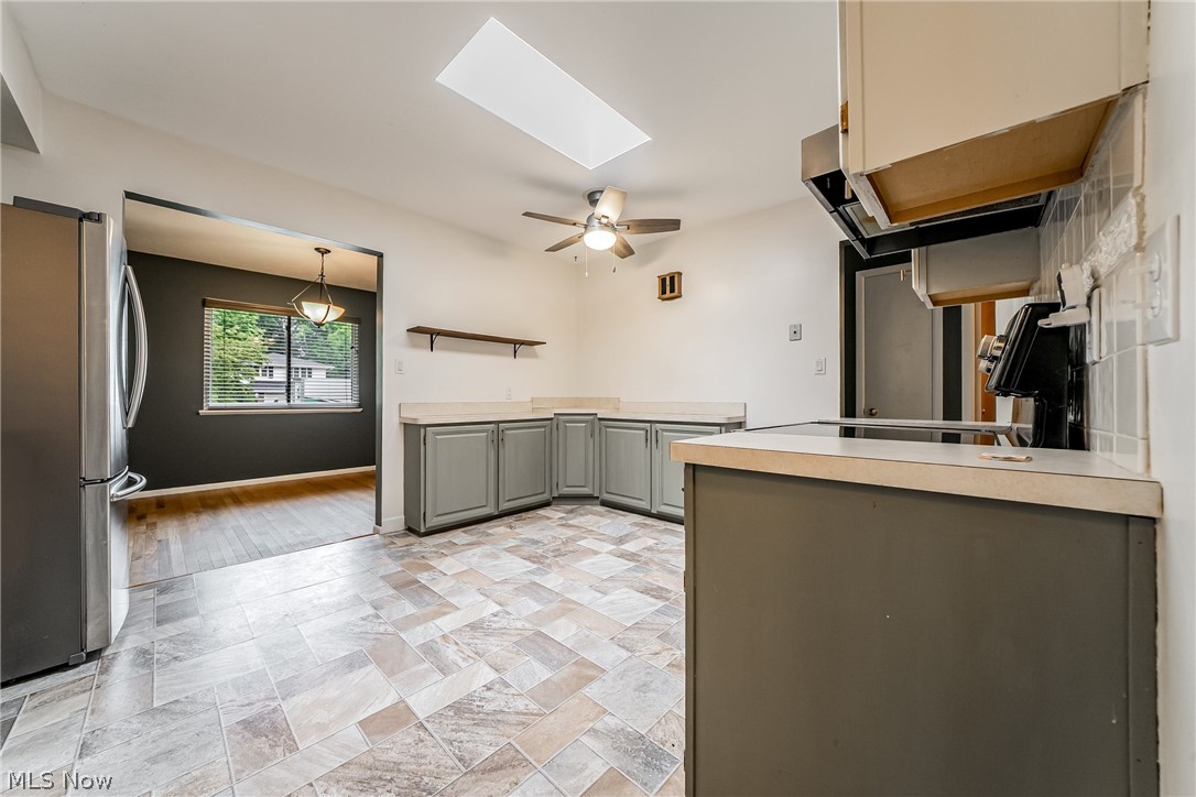 7012 Edgecliff Drive Parma OH 44134