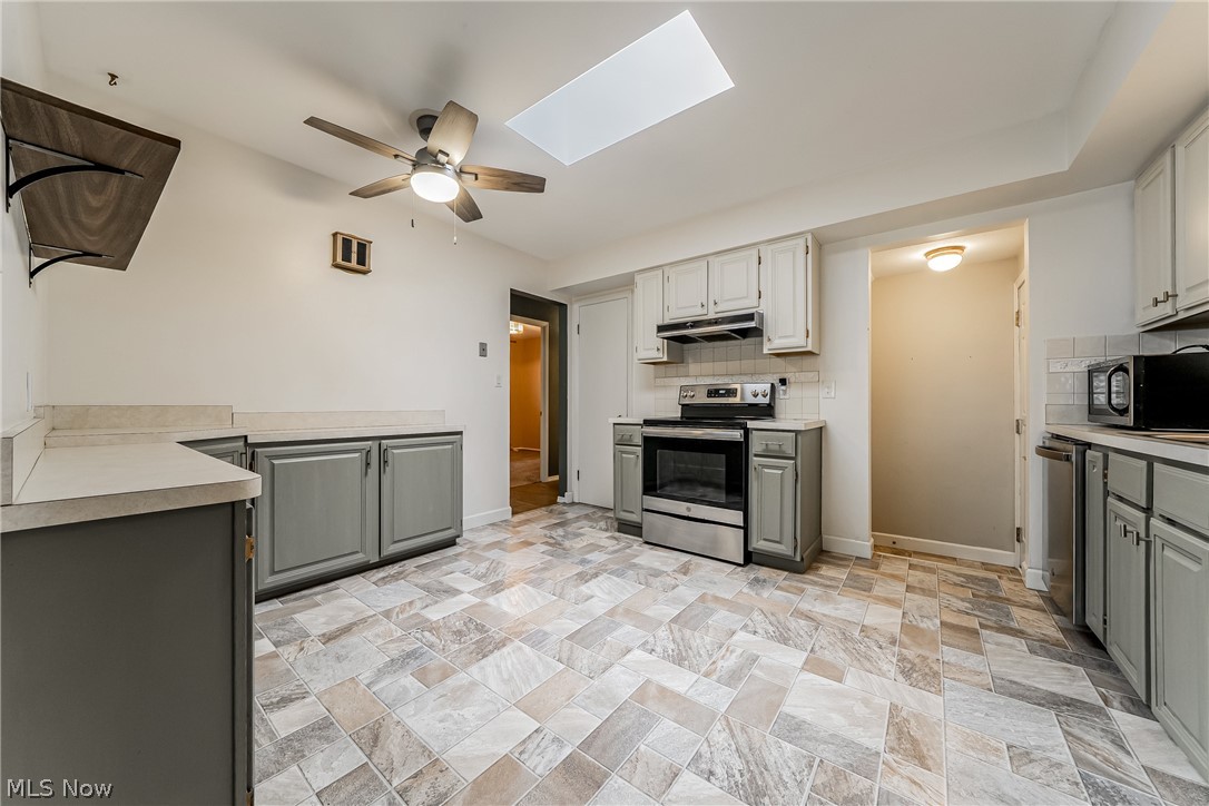 7012 Edgecliff Drive Parma OH 44134