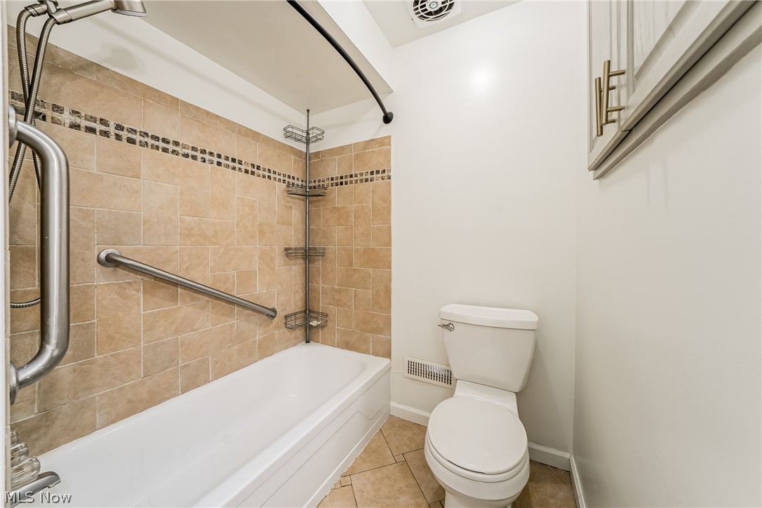7012 Edgecliff Drive Parma OH 44134