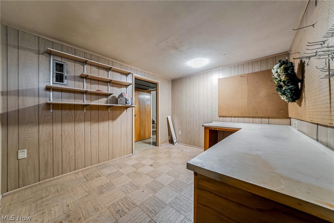 7012 Edgecliff Drive Parma OH 44134
