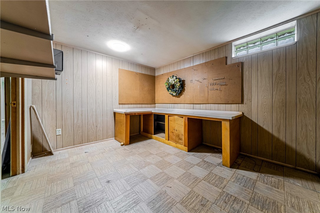 7012 Edgecliff Drive Parma OH 44134