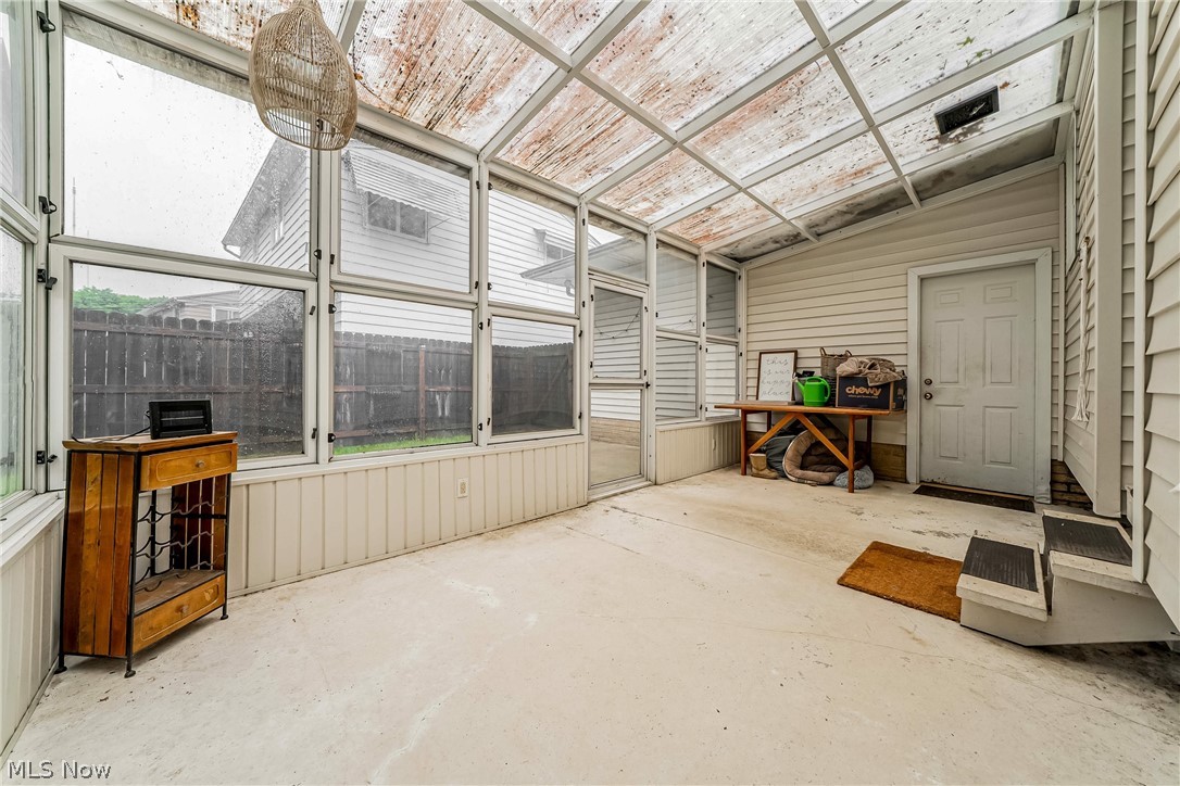 7012 Edgecliff Drive Parma OH 44134