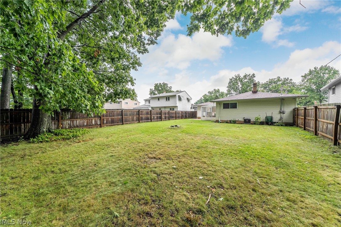 7012 Edgecliff Drive Parma OH 44134