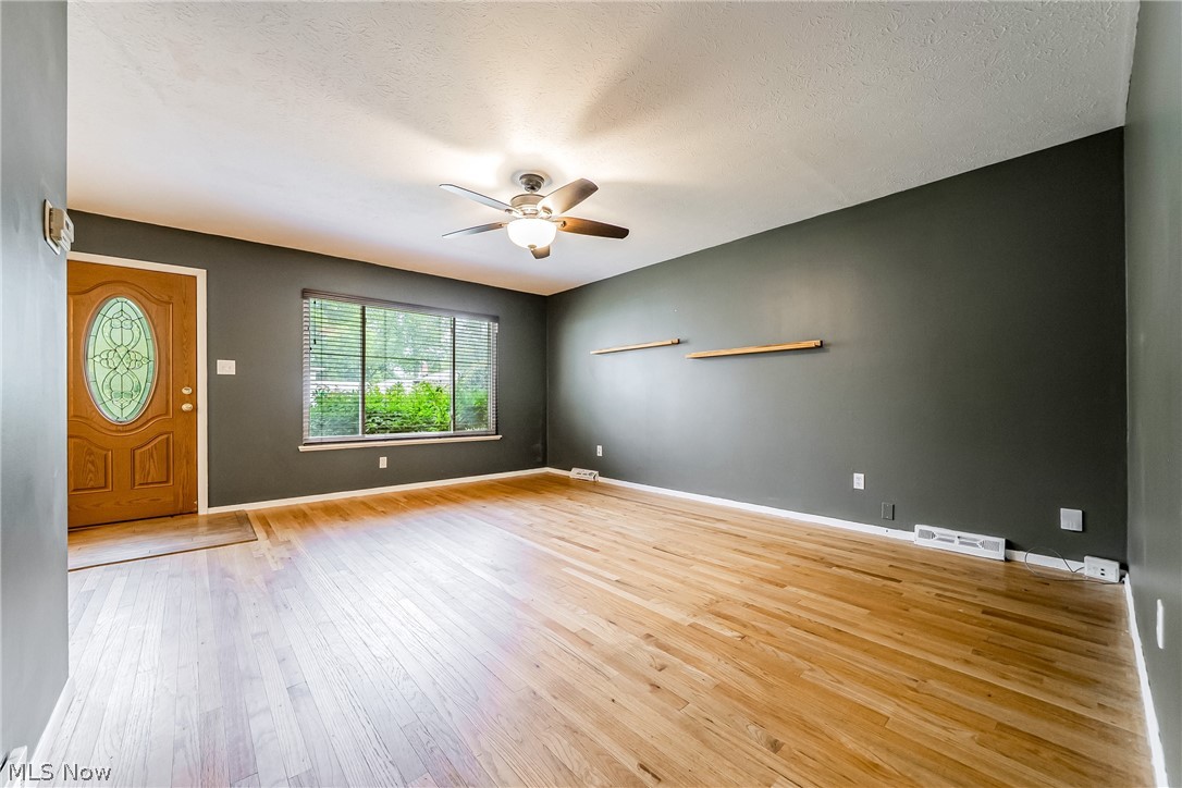 7012 Edgecliff Drive Parma OH 44134