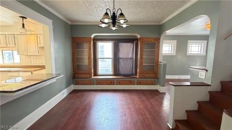 7425 Harvard Avenue Cleveland OH 44105