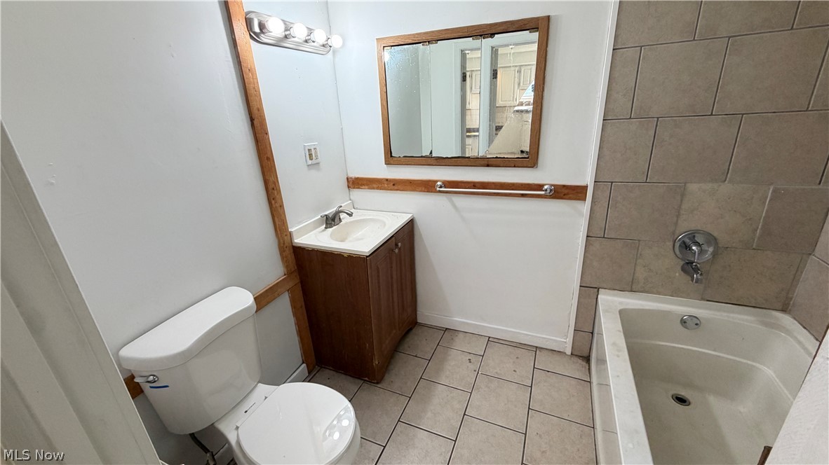 7425 Harvard Avenue Cleveland OH 44105